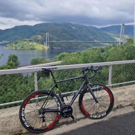 Daire Hillfront 60 *