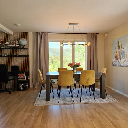 Daire Hillfront 60 *